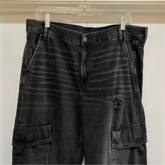 American Eagle Super High Rise Baggy Wide Leg Jeans Black Cargo Size 16 - Picture 2 of 11